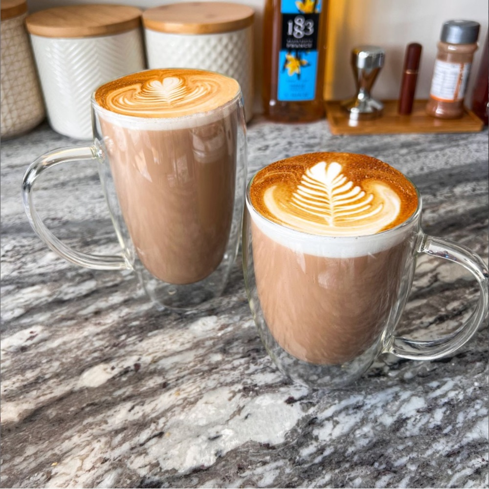 Double walled glass coffee mugs with bamboo lid